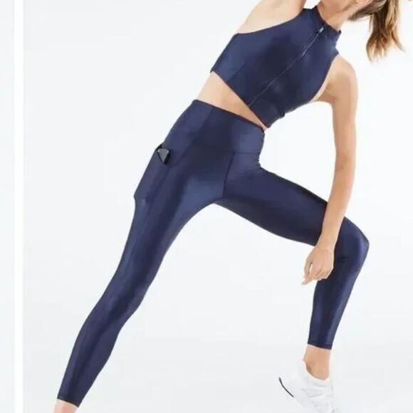 Fabletics Oasis PureLuxe High Waisted Shine Fabric 7/8 Legging Pants Sz Medium - Picture 4 of 7